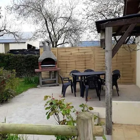 Maison Confortable Avec Jardin A Edruchon + Pour 6 Personnes