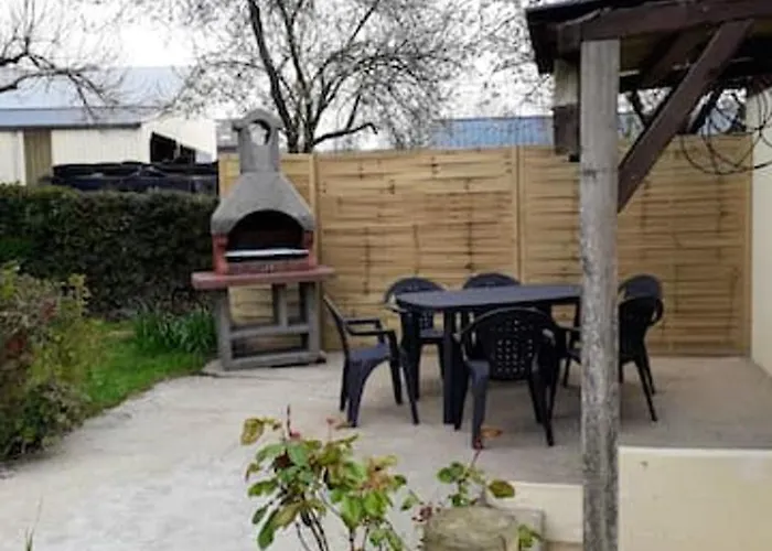 Maison Confortable Avec Jardin A Edruchon + Pour 6 Personnes